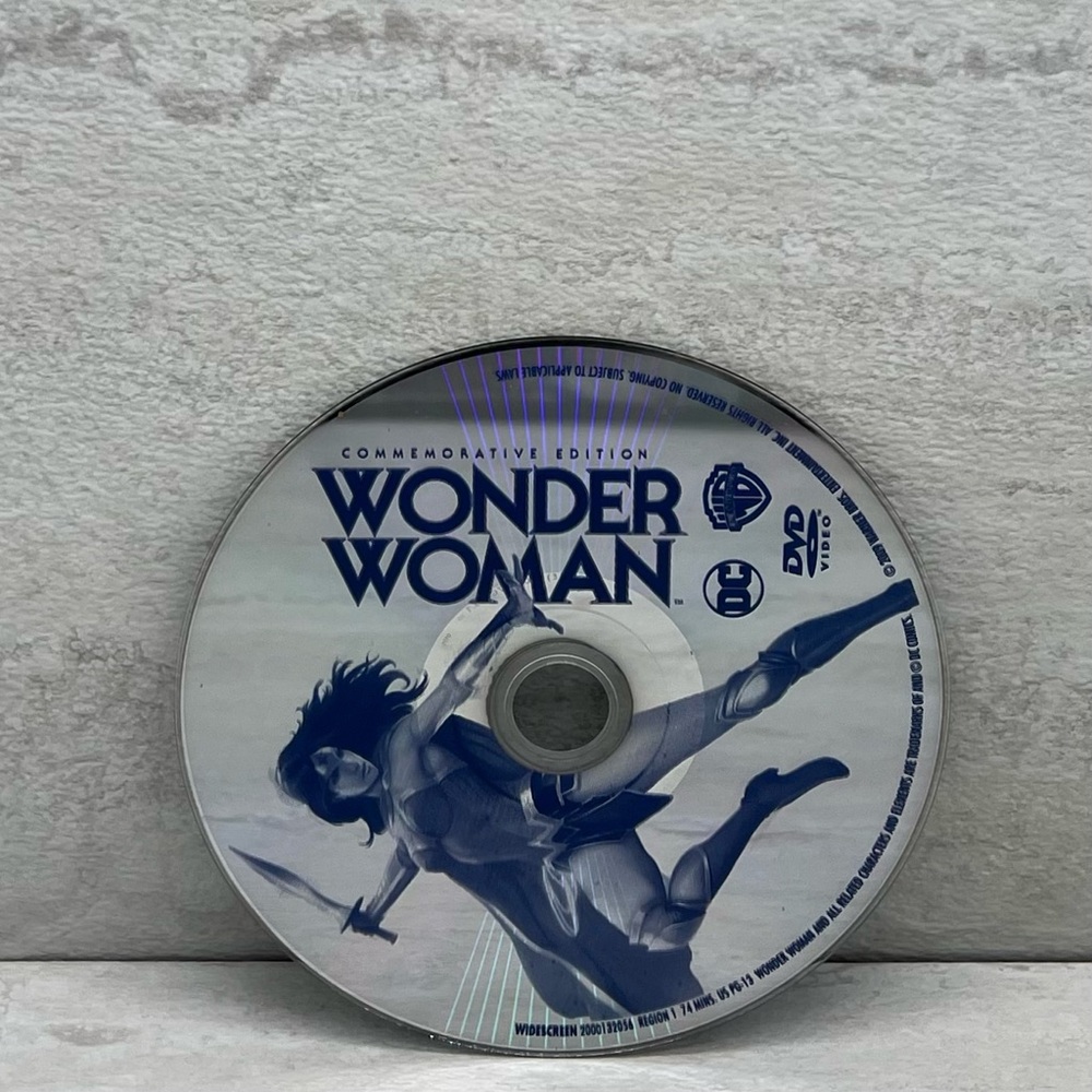 💫 $3 DC Comics Wonder Woman DVD